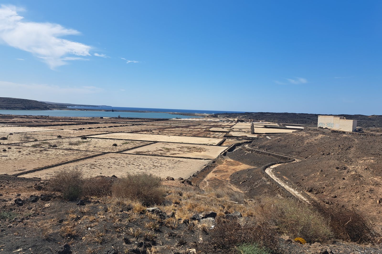 Vista general de las Salinas de Janubio, en el sur de Lanzarote